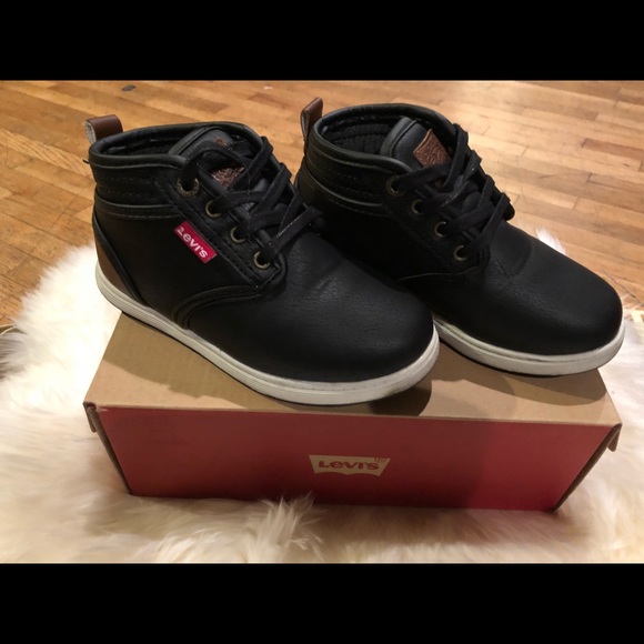 levi's high top tennis shoes